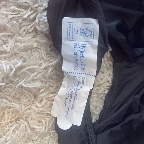 NWT Andie Swim The Asbury One Piece Women’s Size Medium Color: Black Classic - Picture 9 of 10